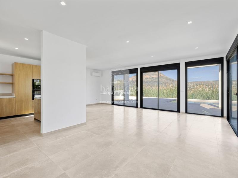 Foto ed36fbf5-028c-4e66-9b06-80a8049c5b79. Casa amb aparcament piscina a Partida Comunes-Adsubia Xàbia