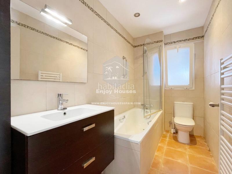 Foto 50b68dd1-8a4b-4fa2-8448-fcab7f994e9e. Casa con piscina in Partida Tosal - Zona dels Castellans Xàbia