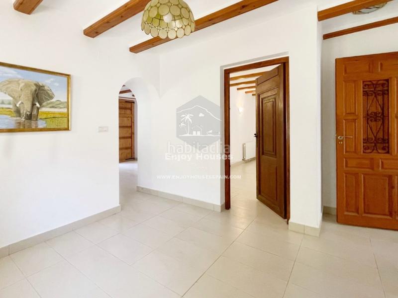 Foto ea29eba5-3eb0-4957-9d6f-3b0c63413d19. Casa con piscina in Partida Tosal - Zona dels Castellans Xàbia