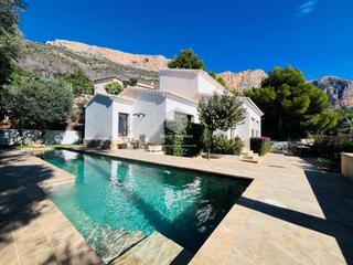 Casa a Montgó - Ermita. Elegancia contemporánea con vistas panorámicas en el montgó, jáv