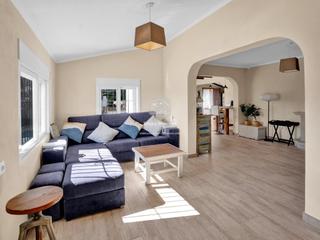 Casa a Puerto. Elegante villa con vistas al mar y apartamento independiente en