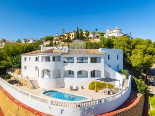 Casa a Escandinavia-Cautivador. Exclusiva villa de 5 dormitorios con vistas panorámicas al mar y
