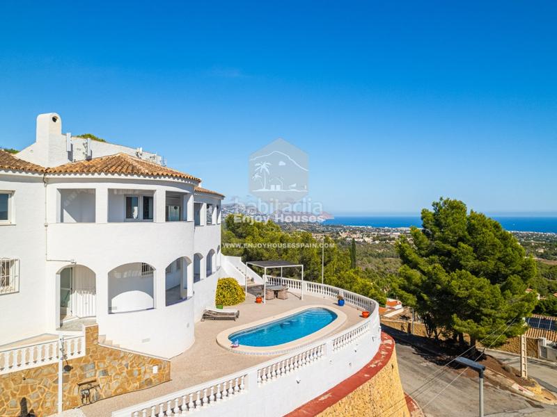 Foto af4e967e-51a5-40bd-ad32-522a0b95b611. House with parking in Escandinavia-Cautivador Alfàs del Pi (l´)