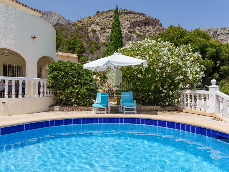 Foto 2c808d22-b0c1-4154-975c-ddf49b6de13c. Casa amb piscina a Altea la vella Altea