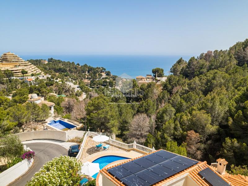 Foto 2d783373-e309-4a59-90a1-a019f1bbd34d. Casa amb piscina a Altea la vella Altea