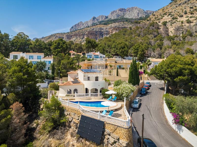 Foto 82ffafff-e070-4db8-8817-e6406a62ca0b. Casa amb piscina a Altea la vella Altea