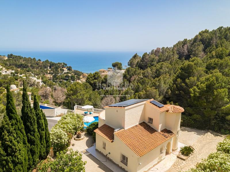 Foto 9e1b5b95-d0e0-4b0b-a5a6-a9b847c3ebf7. Casa amb piscina a Altea la vella Altea