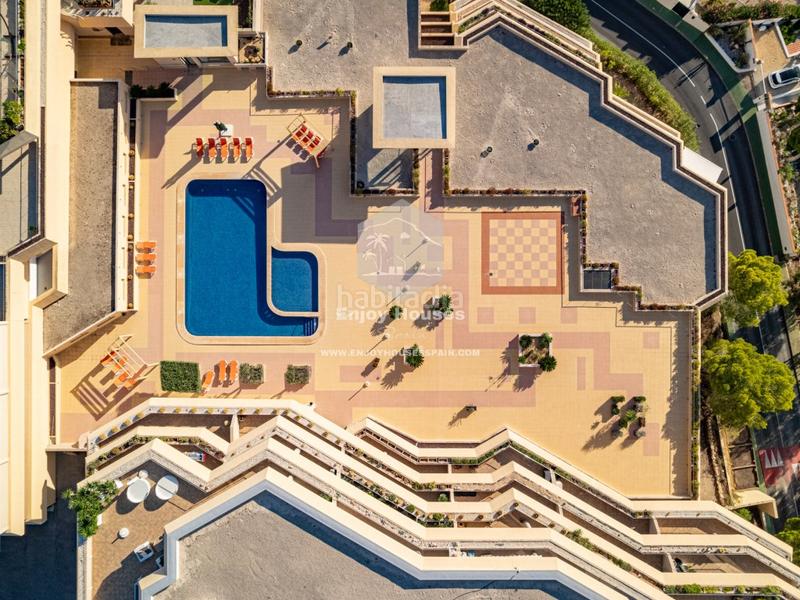 Foto 339149e5-ba2b-45dc-ab0b-4e6cd49a7b4b. Ático moderno ático de 2 dormitorios con vistas panorámicas al mar y a la montaña en la sierra en Altea