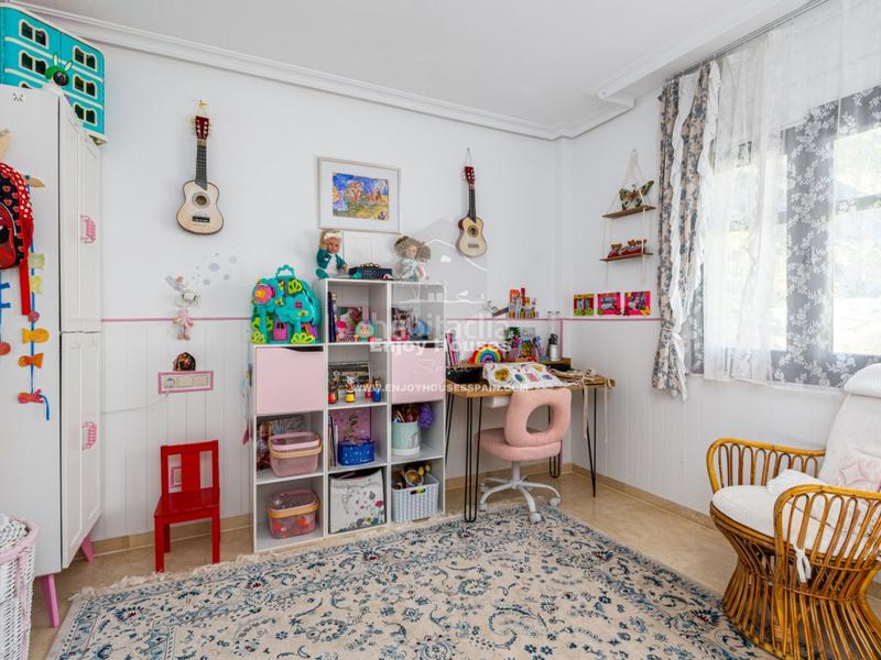 Foto c8ef2cd6-3439-4a42-8e06-e92d71c51b82. Ático moderno ático de 2 dormitorios con vistas panorámicas al mar y a la montaña en la sierra en Altea