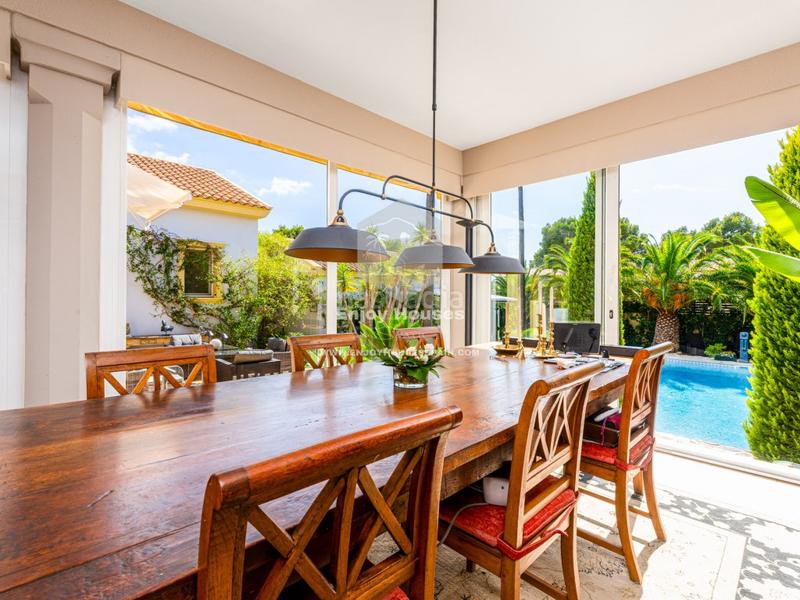 Foto 91a662e0-b1f9-42a5-aeba-3cef56b3c9be. Casa encantadora villa mediterránea de una sola planta con piscina privada en Altea