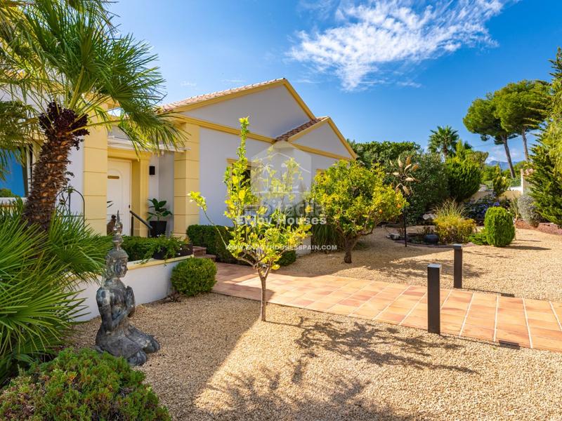 Foto ae7e83e2-1df7-41b8-91c6-f0124a9c894e. Casa encantadora villa mediterránea de una sola planta con piscina privada en Altea