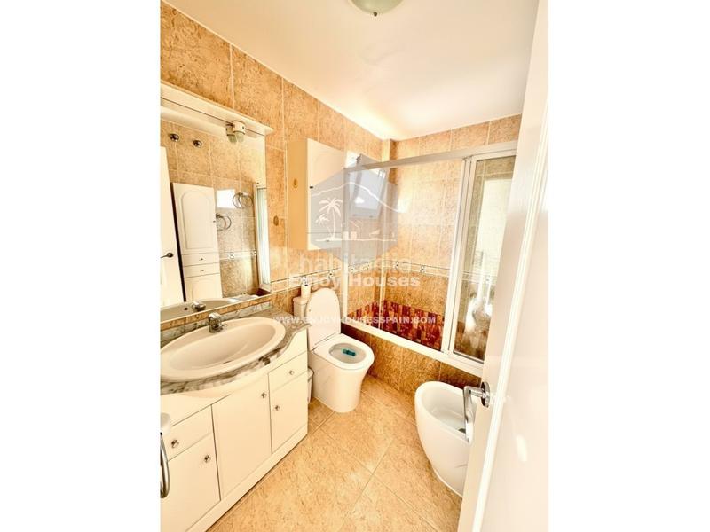 Foto fbebe286-7b51-4be8-83da-386041ea1b8b. Reihenhaus in Poblets (els)