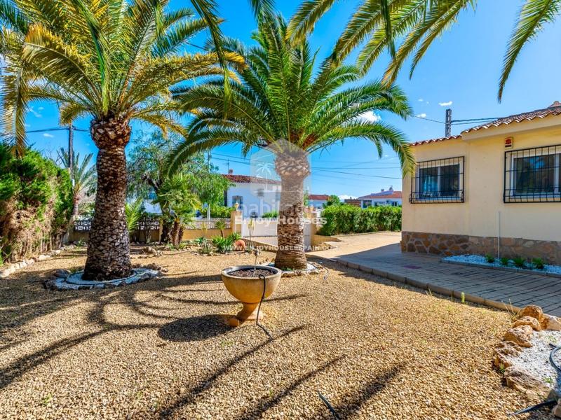 Foto 03f9603e-0876-4960-b43e-f0357d2f6601. Casa con riscaldamento parcheggio piscina in Pueblo-Ubanizaciones Alfàs del Pi (l´)