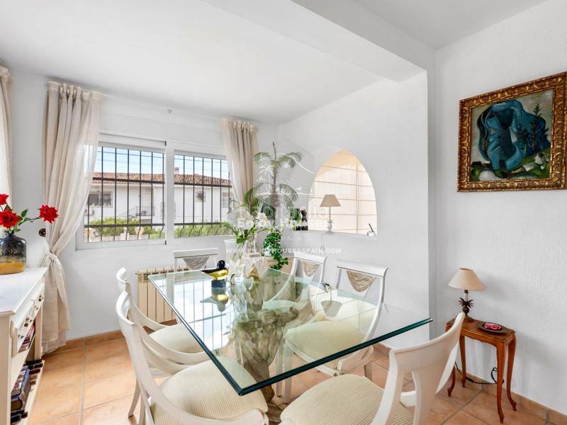 Foto 68cb0cba-2d35-460c-a277-7aa48c339911. Casa con riscaldamento parcheggio piscina in Pueblo-Ubanizaciones Alfàs del Pi (l´)