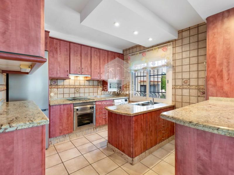 Foto a0fdb622-bd9d-4110-aada-deea71bddfbf. Casa con riscaldamento parcheggio piscina in Pueblo-Ubanizaciones Alfàs del Pi (l´)