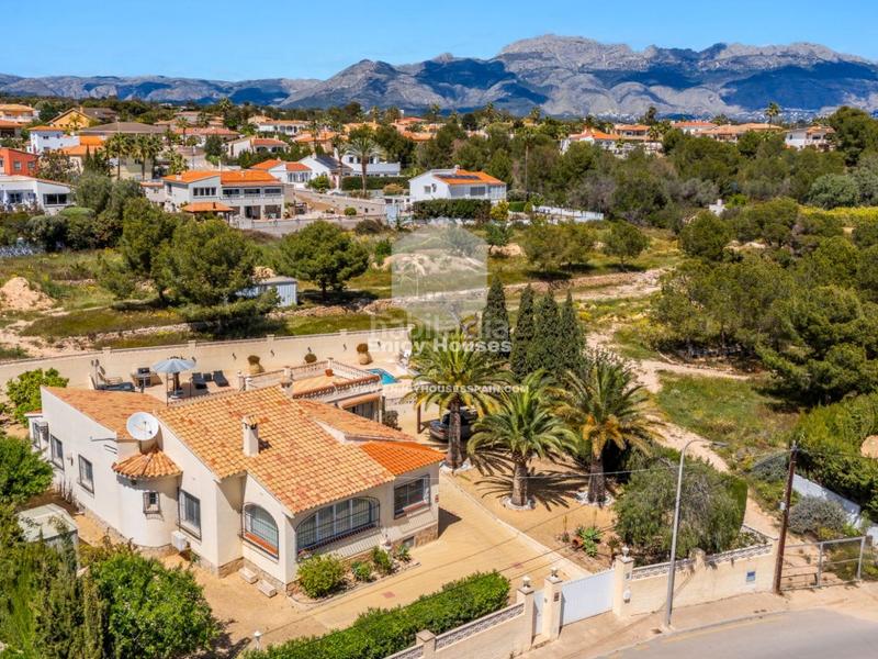 Foto ac746688-9865-428a-821b-393482a5e0f8. Casa con riscaldamento parcheggio piscina in Pueblo-Ubanizaciones Alfàs del Pi (l´)