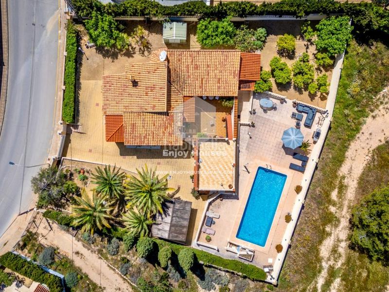 Foto b6e0d903-d9f2-4a1f-aa1e-5c071d655b09. Casa con riscaldamento parcheggio piscina in Pueblo-Ubanizaciones Alfàs del Pi (l´)