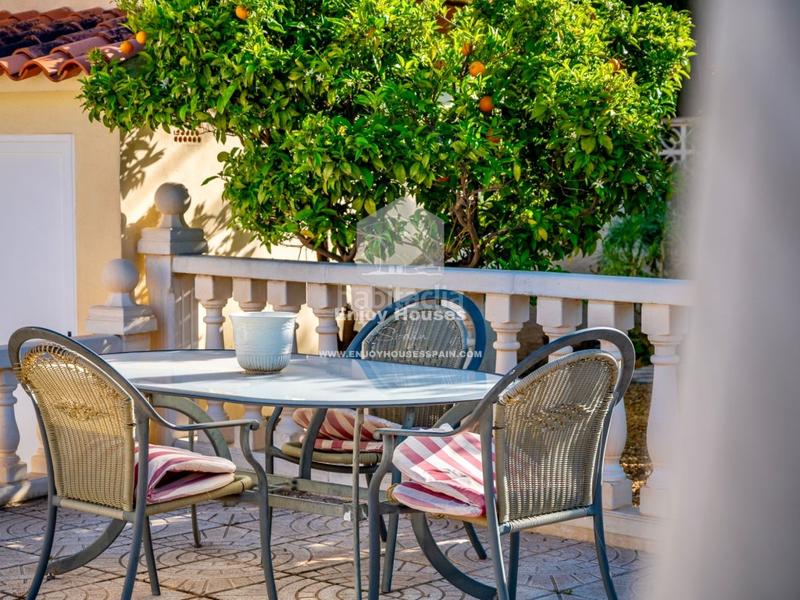 Foto d53bcdbc-3536-406e-950b-aca0608d619b. Casa con riscaldamento parcheggio piscina in Pueblo-Ubanizaciones Alfàs del Pi (l´)