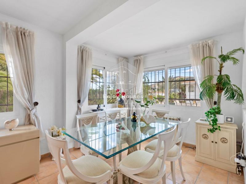 Foto f5df5569-a2f8-46da-89a6-87dab89a063f. Casa con riscaldamento parcheggio piscina in Pueblo-Ubanizaciones Alfàs del Pi (l´)