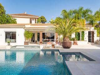 Maison à El Tossal-Bello Horizonte. Elegante villa moderna con casa de invitados, vistas al mar y pi