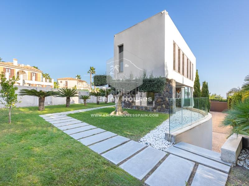 Foto 1dcdb2e0-0b22-4316-aedd-c90ffbc99e1c. Casa a Golf Bahía Finestrat