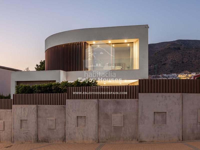 Foto 4f76366f-be5d-4011-a484-e708acffc992. Casa a Golf Bahía Finestrat