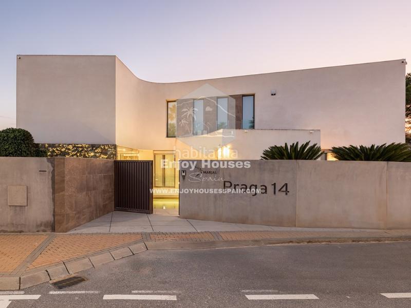 Foto e6ad3b84-4bc8-4d17-844c-ca21bdb568e9. Casa a Golf Bahía Finestrat