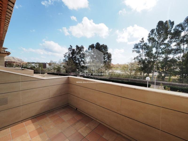 Foto 390fe2f0-b1a1-4a51-9d9c-fd2692713bc1. Casa adossada amb aparcament piscina a Centro Ciudad Xàbia