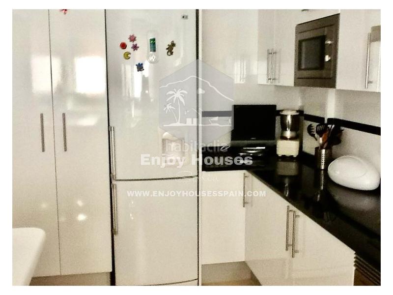 Foto 9e41f95b-ee02-49a6-8694-73e98e2d4fbd. Casa adossada amb aparcament piscina a Centro Ciudad Xàbia