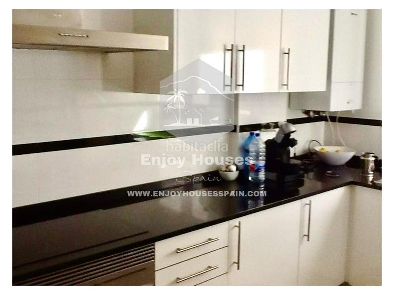 Foto b11b662f-7f43-4c26-81c9-02076d78a144. Casa adossada amb aparcament piscina a Centro Ciudad Xàbia