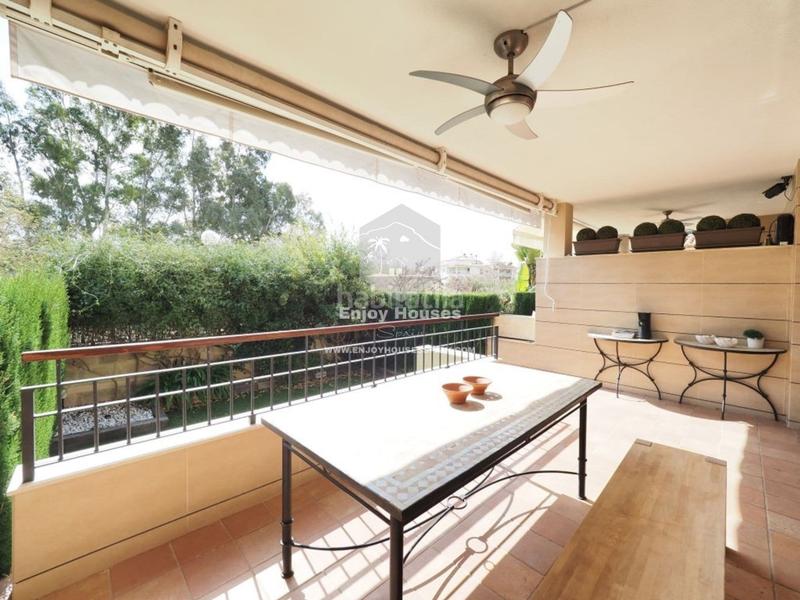 Foto f828e563-6df5-4f4c-a84b-97e2c6ee0700. Casa adossada amb aparcament piscina a Centro Ciudad Xàbia