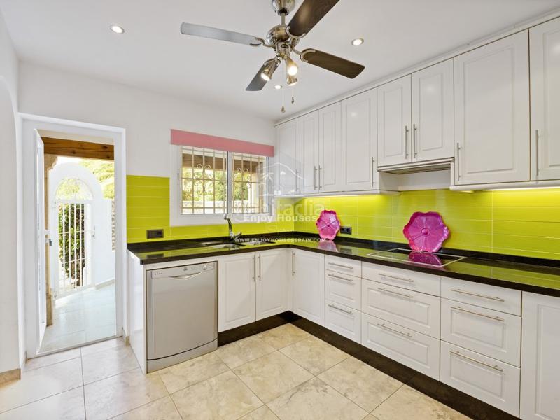 Foto ef6ba053-bd51-47df-a0c6-f515936dda8a. Casa con parcheggio piscina in Centro Poble Nou de Benitatxell (el)