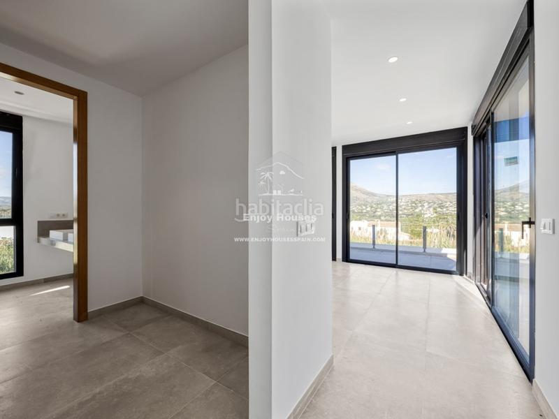 Foto 78f1e149-8fe2-4711-b6cd-b6017b7ec1a9. Casa amb aparcament piscina a Partida Comunes-Adsubia Xàbia