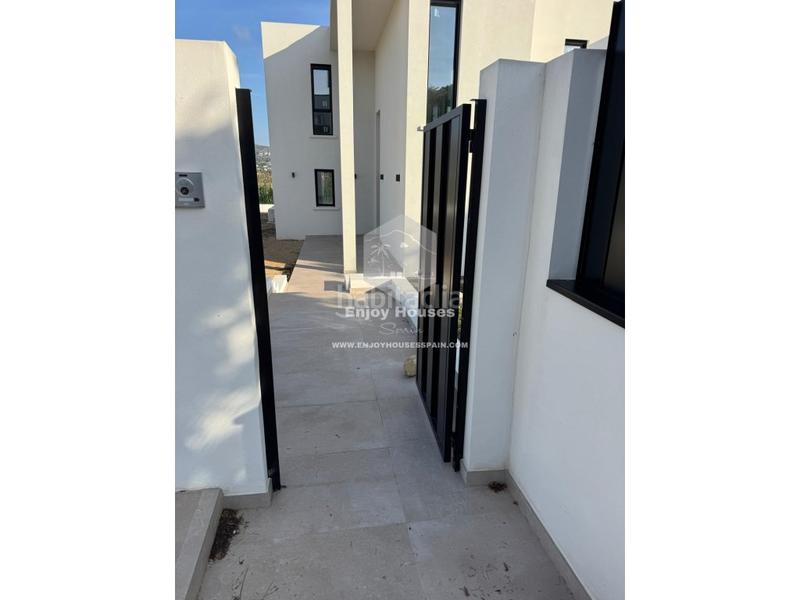 Foto d8e7eddc-11e1-450a-b158-7ea3c37abd2e. Casa amb aparcament piscina a Partida Comunes-Adsubia Xàbia