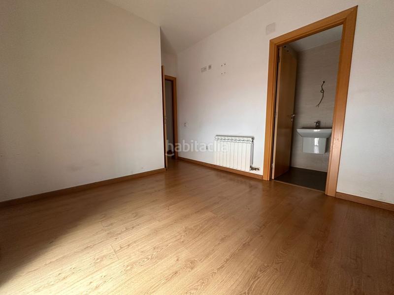 Foto 0980b36d-11f6-4a0f-a1c6-3732dbb721bd. Piso  en venta en llefia en La Salut Badalona