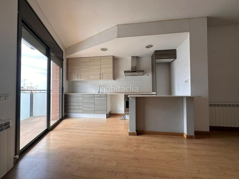 Foto 753a1a9d-5120-4c38-970c-a342b12dbd22. Piso  en venta en llefia en La Salut Badalona