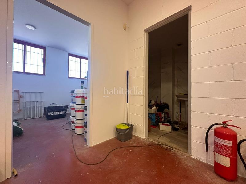 Foto 5d5ac5e3-3fd7-4de0-8150-fbba7eaf83af. Nau industrial a Montigalà Badalona