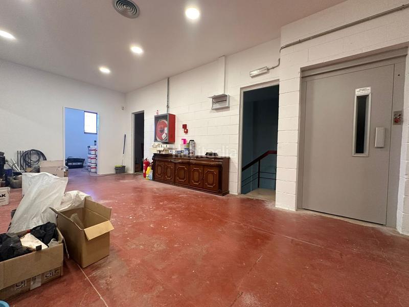 Foto 49cfa1b5-117b-4e94-bbb3-c65b1dc5117a. Affitto capannone industriale in Montigalà Badalona