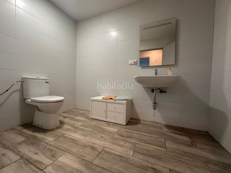 Foto 42a20c74-b7de-4538-b160-703beeac6cc3. Lloguer nau industrial a Montigalà Badalona