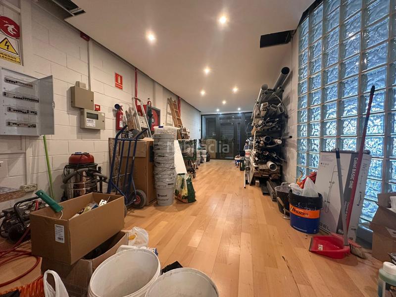 Foto 84edaa6e-cce4-4ae5-86ec-30eb46037337. Lloguer nau industrial a Montigalà Badalona