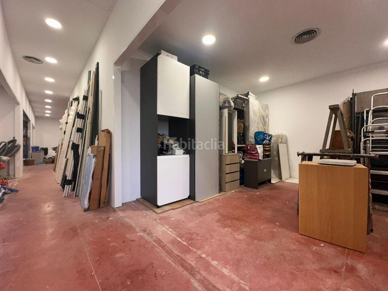 Foto 1f2409ac-91bc-4993-8ccb-bd38d3df1ab8. Rent industrial building in Montigalà Badalona