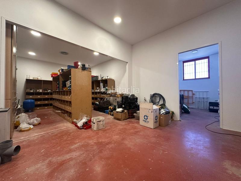 Foto 9a74db28-cde6-4133-b111-ba4312e8f70b. Rent industrial building in Montigalà Badalona