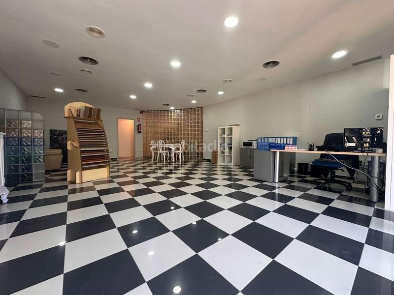 Foto dcf1e33c-0a36-44b8-b447-7fb90dfbba31. Rent industrial building in Montigalà Badalona