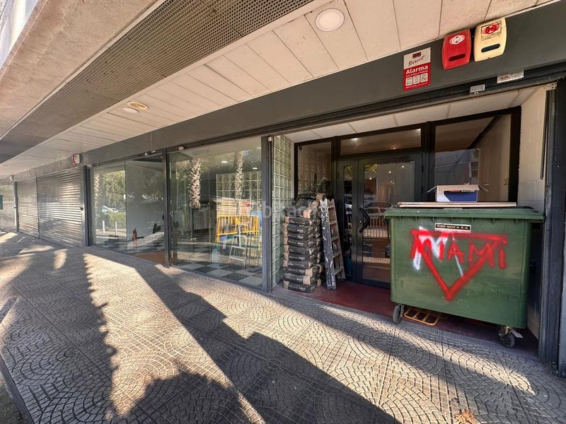 Foto f8441315-f73c-4746-aa07-bbc1c6f6f2d1. Rent industrial building in Montigalà Badalona