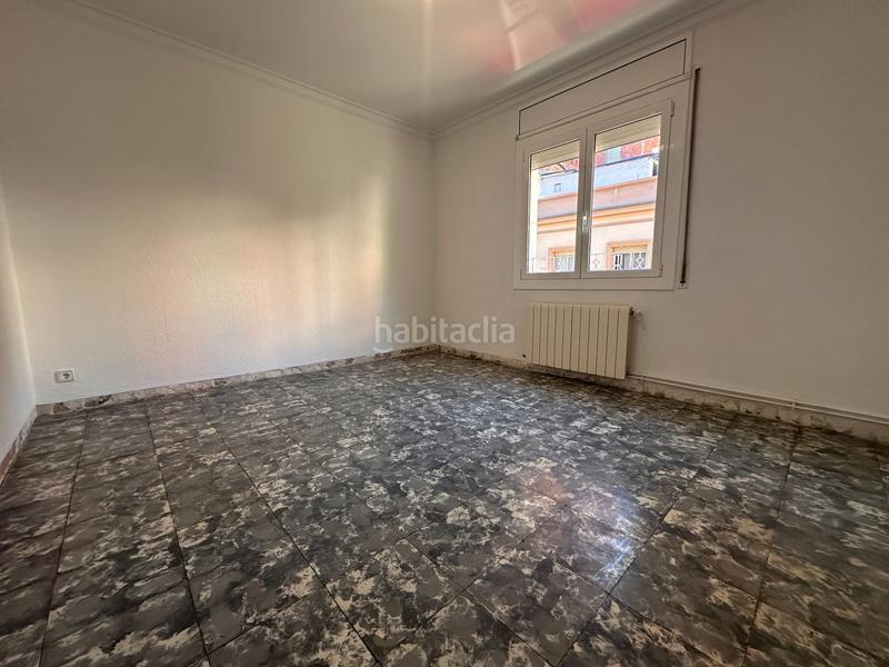 Foto 31a2c134-8286-4fa7-9c02-2c22251d5a6f. Casa amb calefacció a La Florida Hospitalet de Llobregat (L´)