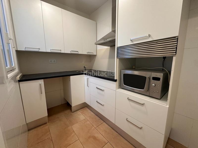 Foto 3ec54a69-493a-4871-a51c-895821b08170. Casa amb calefacció a La Florida Hospitalet de Llobregat (L´)