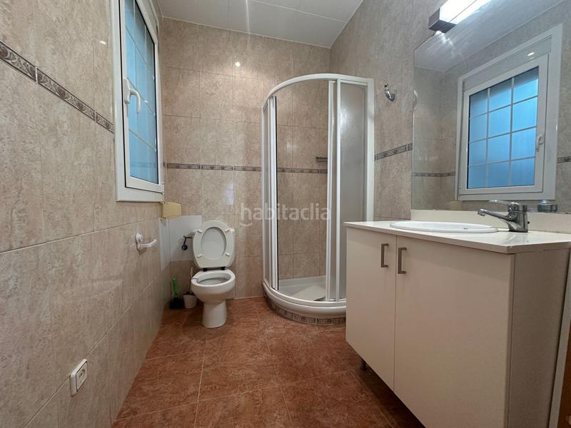 Foto 97dfa198-33eb-4665-968d-20efc4df9933. Casa amb calefacció a La Florida Hospitalet de Llobregat (L´)