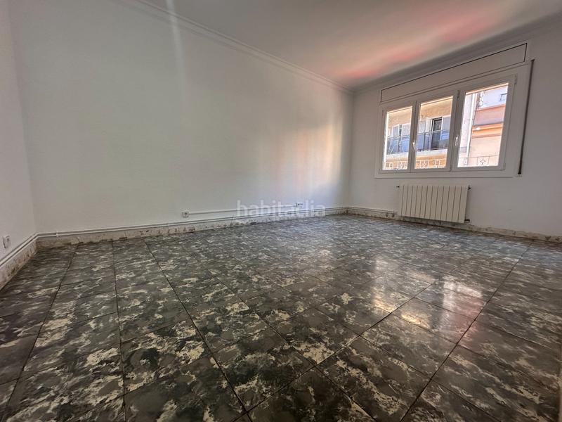 Foto a3dd2b25-20b9-461d-a031-7d61512ed36a. Casa amb calefacció a La Florida Hospitalet de Llobregat (L´)