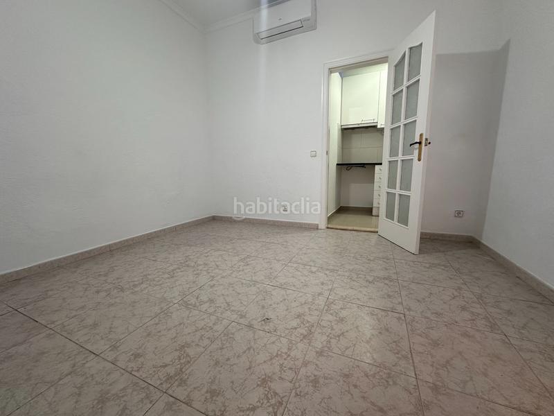 Foto ab7f6801-7106-424e-be0e-b99e0e4f8feb. Casa amb calefacció a La Florida Hospitalet de Llobregat (L´)