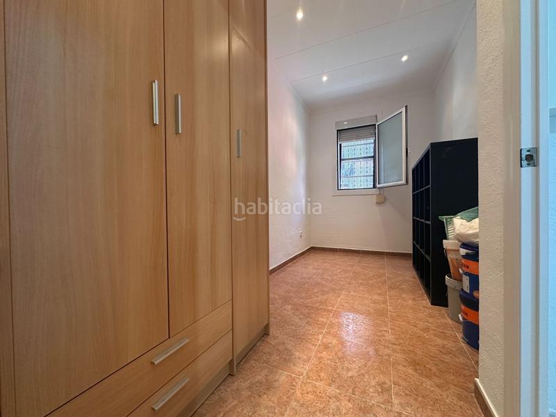 Foto cfcdb281-c43e-46aa-858b-85cf03591a91. Casa amb calefacció a La Florida Hospitalet de Llobregat (L´)